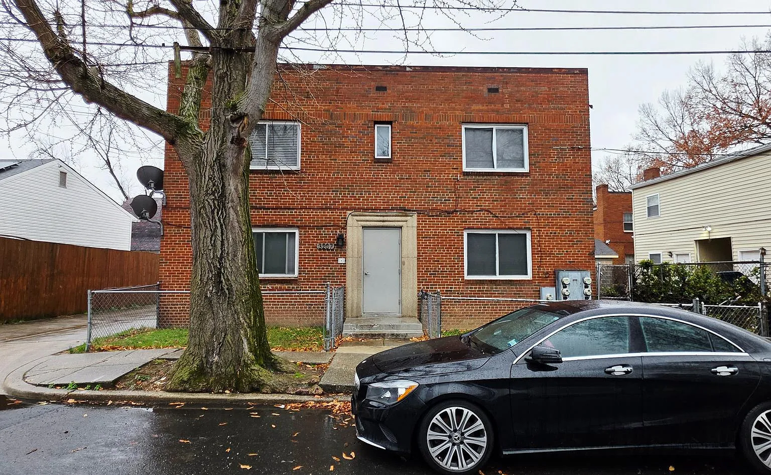 3 bed, 850 sqft, $1,800 — Photo 2
