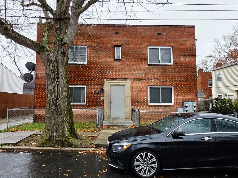 3207 11th Pl SE #2 — Photo 2