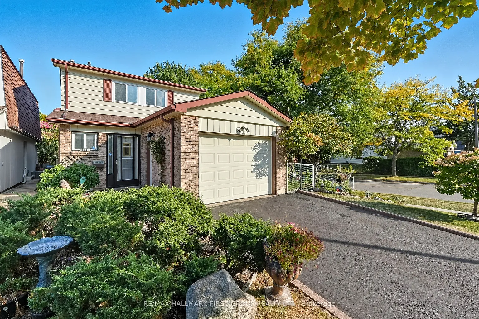 69 White Heather Blvd photo 1