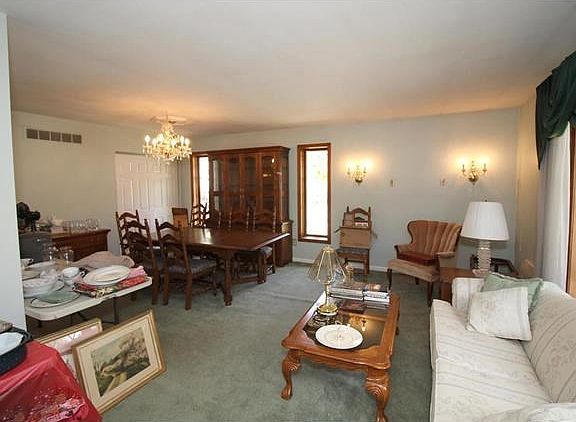 5th image of 4410 Carriage Trace Dr