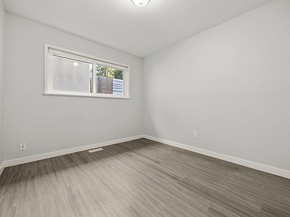 4th image of 3568 Handley Cres