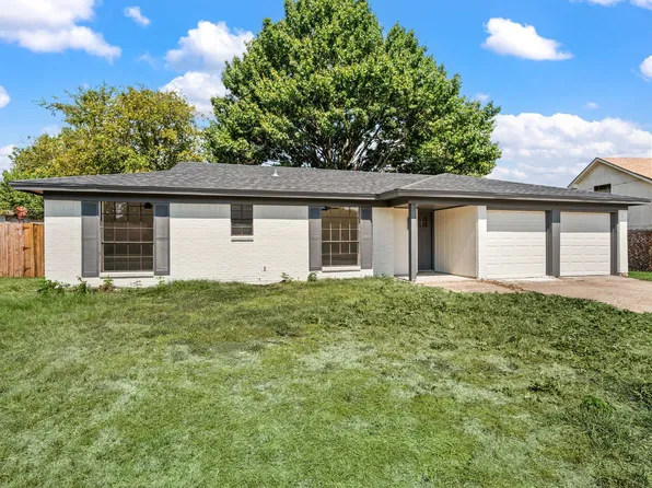 1705 S Timber Ct, Benbrook, TX 76126