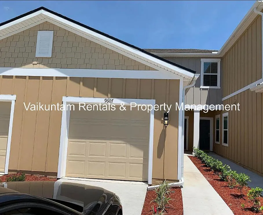 2 bed, 2.5 bath, 1107 sqft, $1,595 — Photo 1