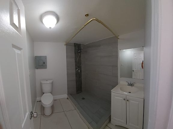 5th image of 204 NW 28th Ave #2