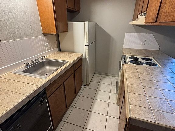 4th image of 1390 W Wedington Dr APT 3