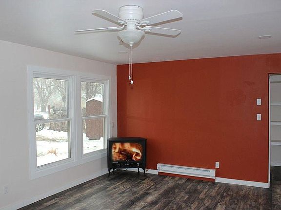 4th image of 530 Dolan St #A
