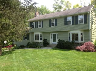 3 Farmview Cir, Trumbull, CT 06611