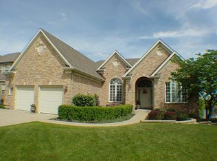 607 S Avon Ct, Oswego, IL