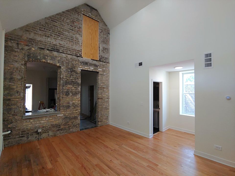 1st image of 2006 S Washtenaw Ave #2C