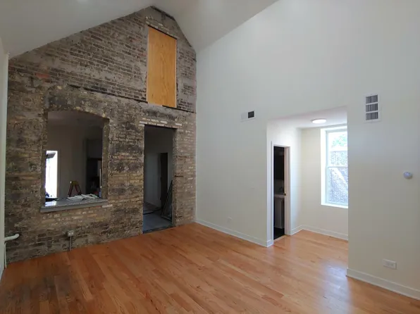2006 S Washtenaw Ave #2C, Chicago, IL 60608