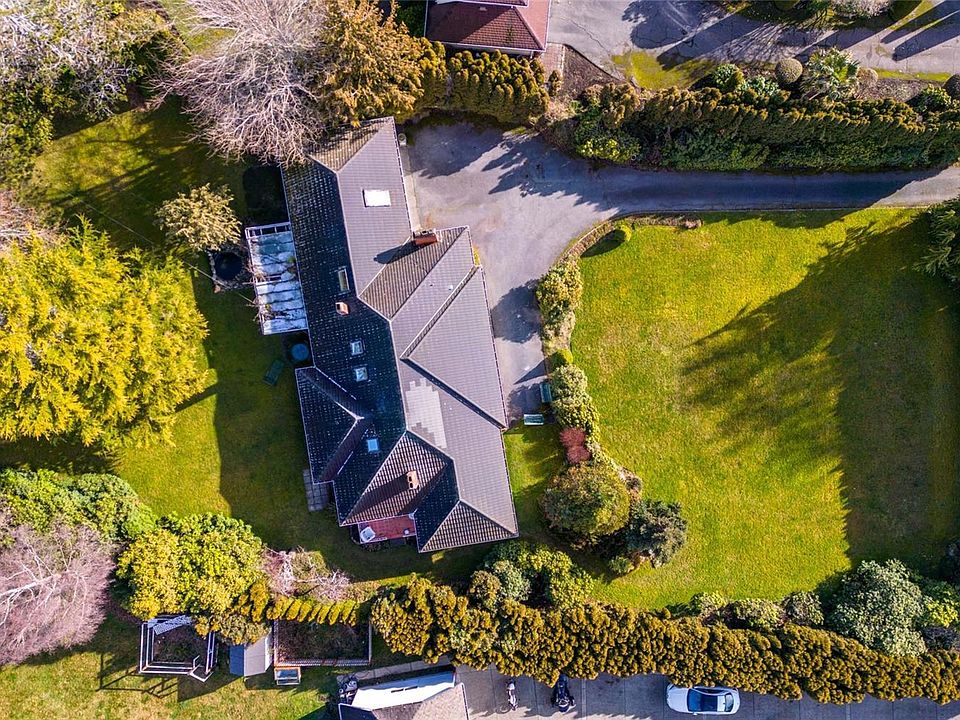 2850 Beach Dr, Victoria, BC V8R 6K7 MLS 923685 Zillow