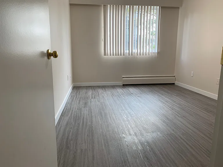 409 Ash St — Photo 5