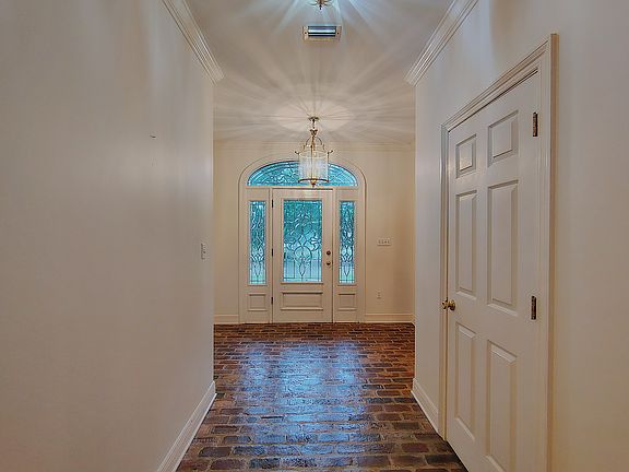 3rd image of 238 W Canebrake Blvd