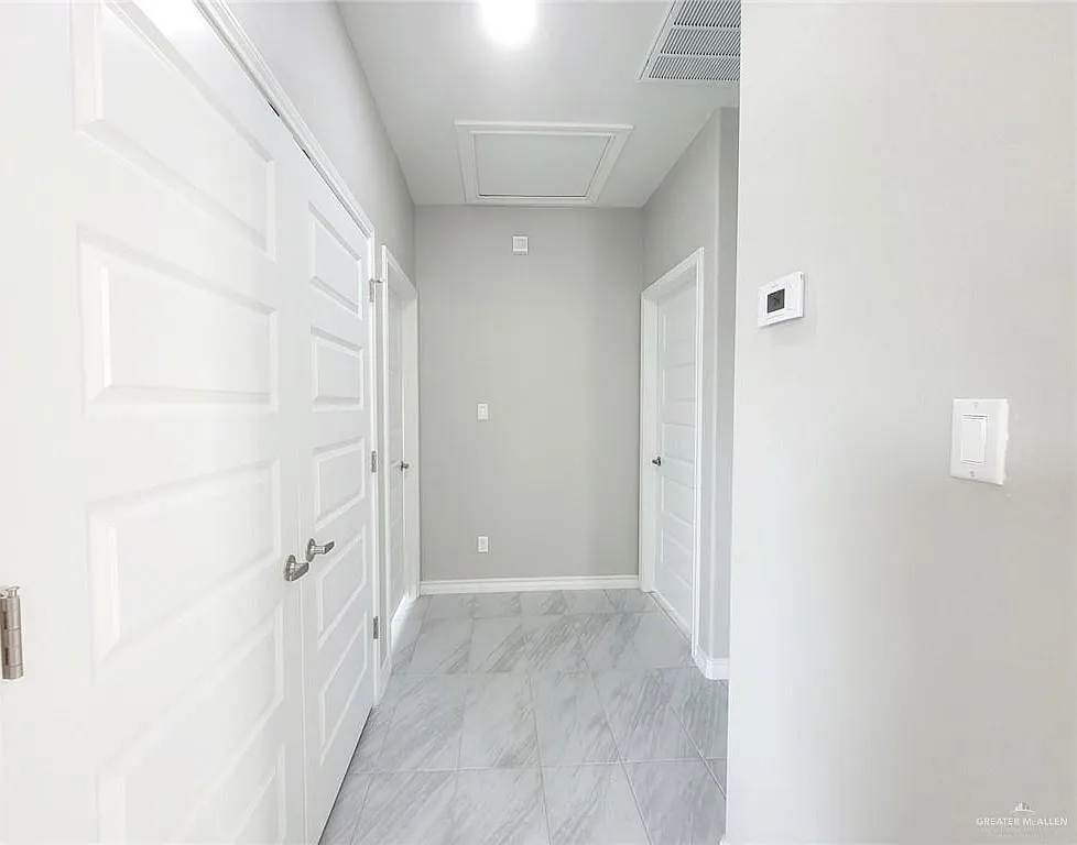 3 bed, 2.0 bath, 1087 sqft, $1,150 — Photo 4