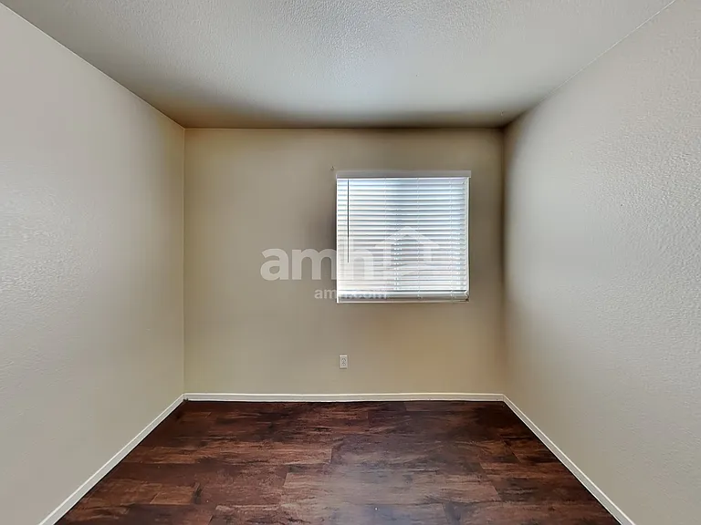 710 Breezy Ridge Dr — Photo 18