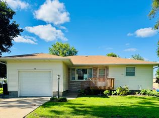 109 1st St, Elliott, IA 51532