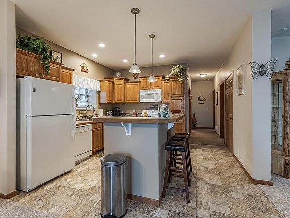 5th image of 17217 Stevens Forest Lake St