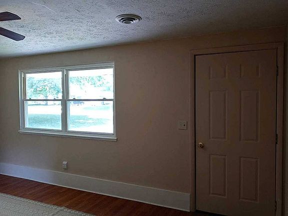 3rd image of 2316 Harbor Hill Dr