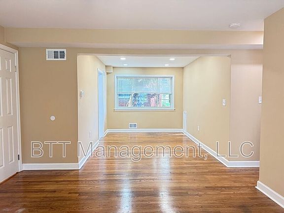 3rd image of 8804 Bradford Rd APT 1