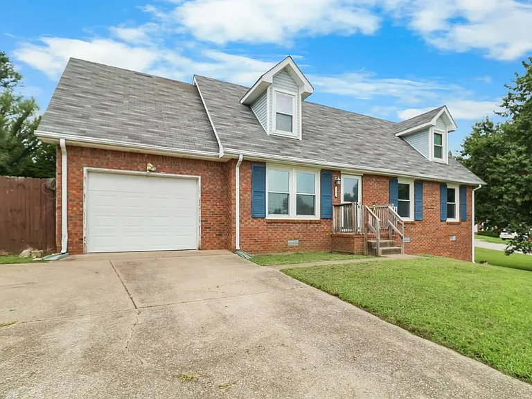 2301 Sherwood Hills Ct — Photo 8
