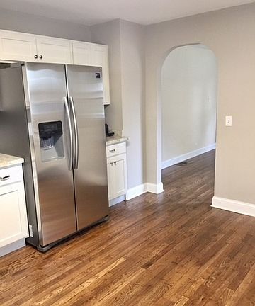 4th image of 1016 Park Ave