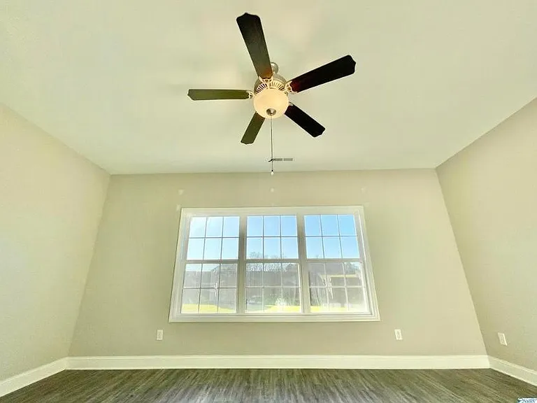 102 James Parcus Cir — Photo 26