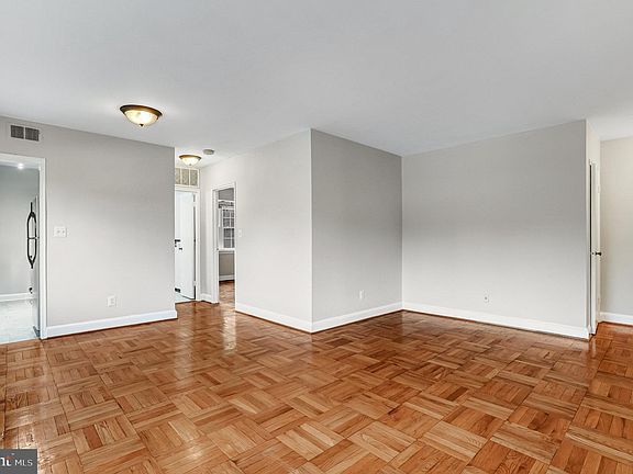 5th image of 1315 N Ode St APT 734