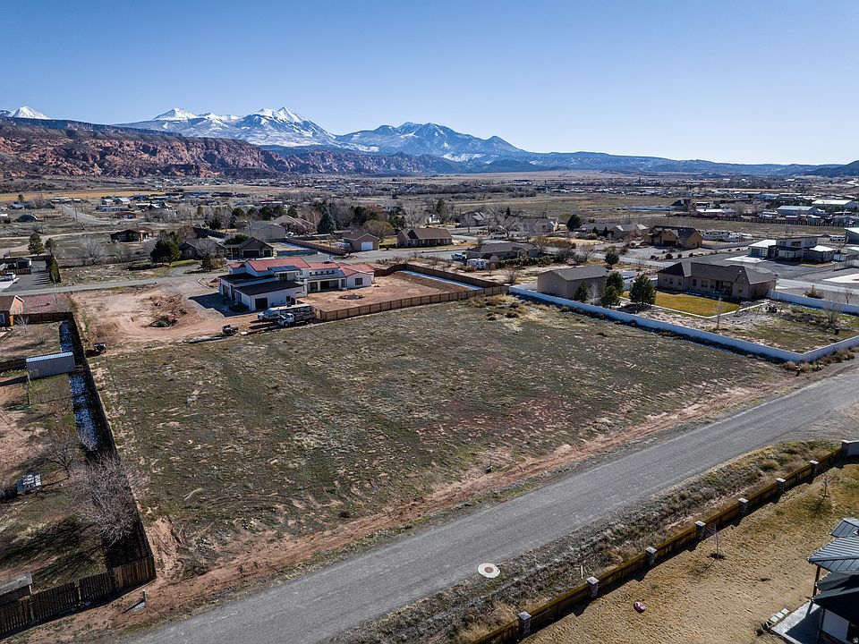 1st image of 4690 Luna Cir