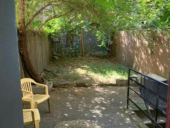 5th image of 418 E 88th St APT 1D