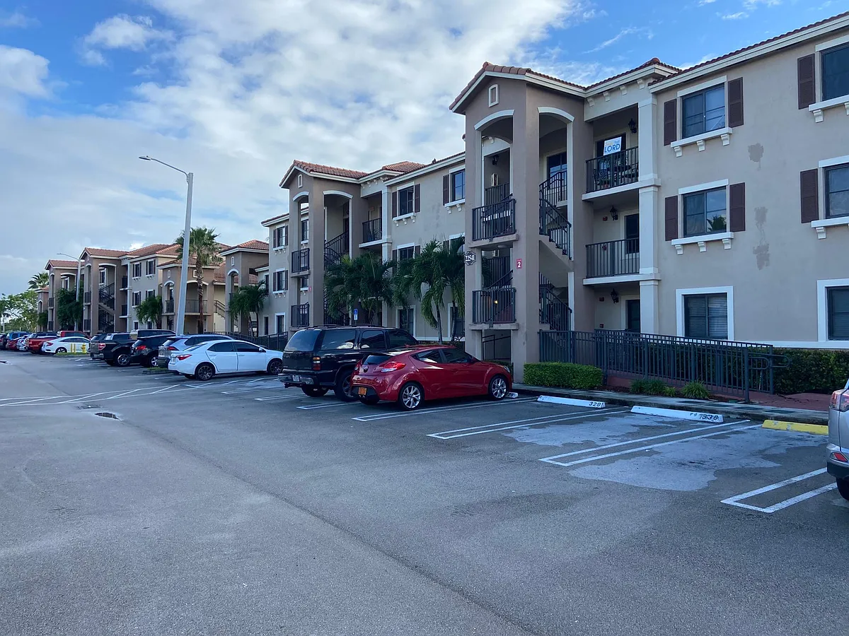 Building Photo - 22541 SW 88th Pl #2046