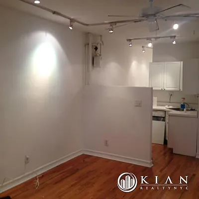 Rented by Kian Realty | media 11