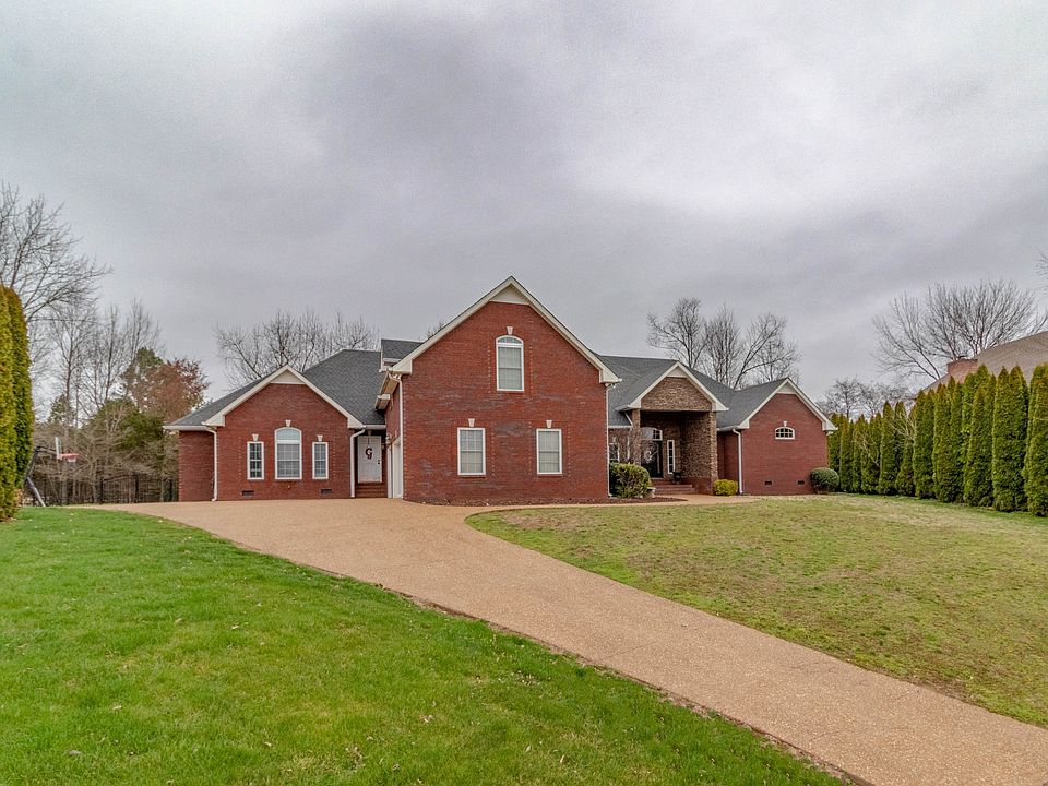 1st image of 813 Burlington Ct
