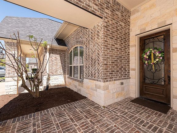 5th image of 4405 Toddington Ln