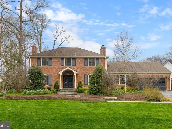 9014 Charles Augustine Dr, Alexandria, VA 22308