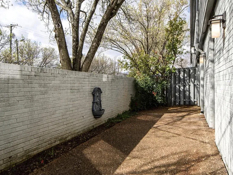 1900 Richard Jones Rd #X7 — Photo 7