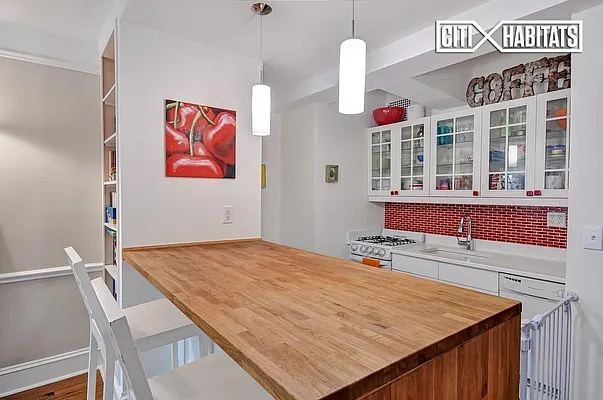 Sold by Citi Habitats | media 9