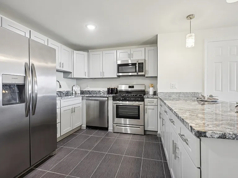 164 S Harrison Street — Photo 7
