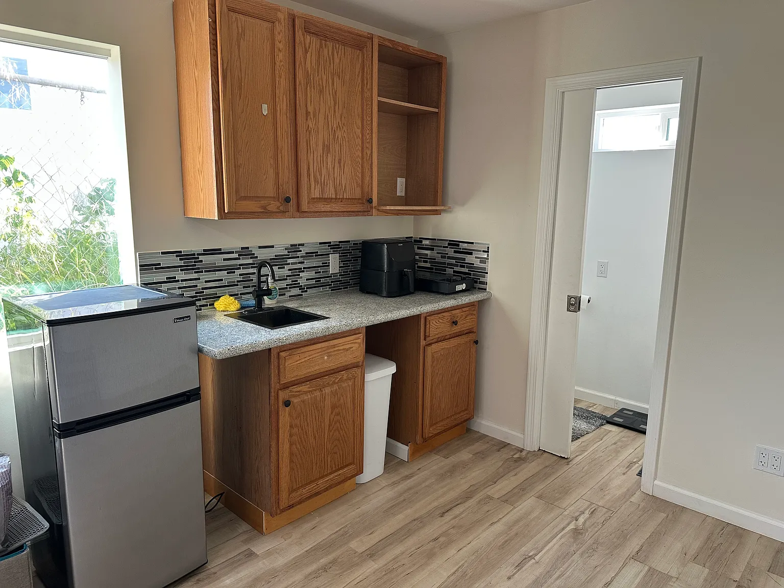 Studio, 240 sqft, $1,100 — Photo 3