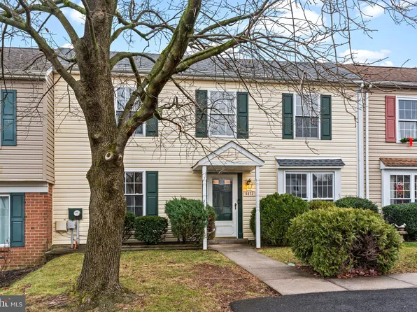 6673 Mayflower Dr, Bensalem, PA 19020