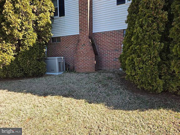 4th image of 17 Independence Dr