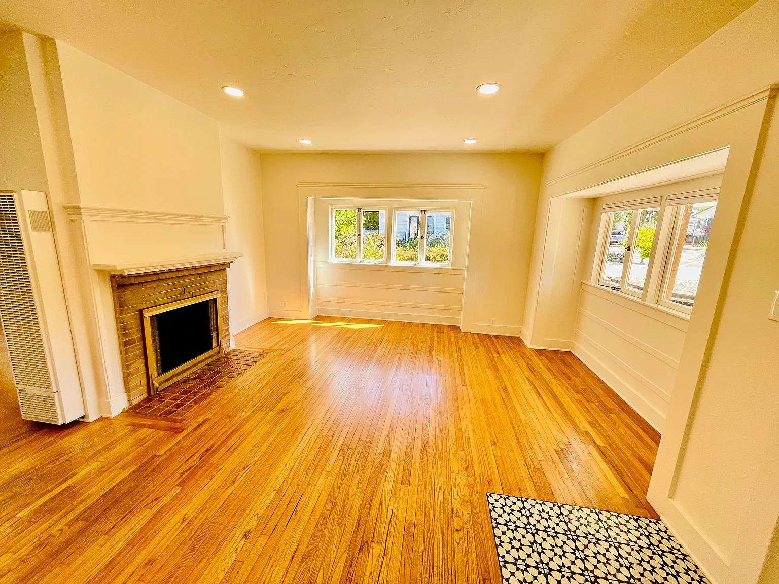 2 bed, 863 sqft, $3,750 — Photo 4