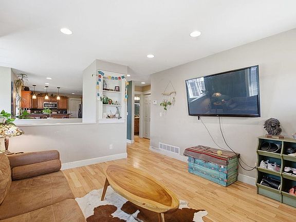4th image of 3624 W Kiernan Ave