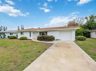 2501 Cass St, Sarasota, FL 34231