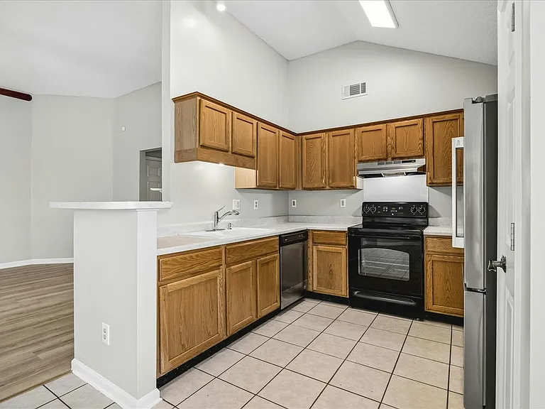 535 Pantherburn Cir S — Photo 10