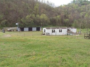 620 White Hollow Ln, Lafayette, TN 37083