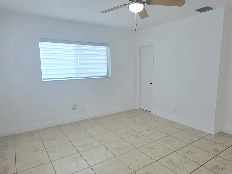 806 N 31st Ct — Photo 20