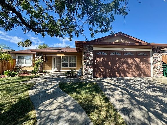 2nd image of 1317 Foxhollow Way