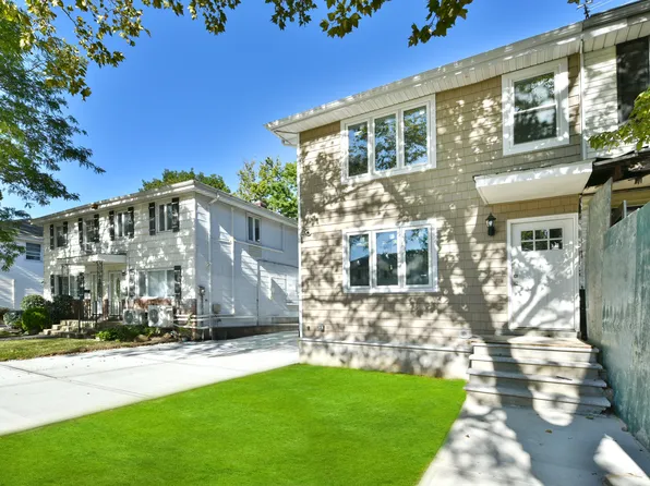 6437 217th St #2F, Oakland Gardens, NY 11364