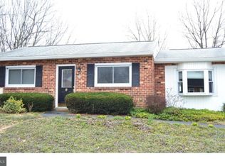 6 Burns Way, Newark, DE 19702