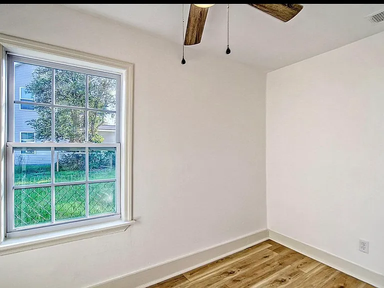 2034 Beech Ave — Photo 12